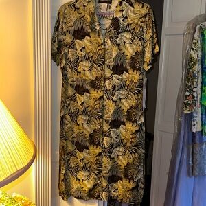 Women’s Sag Harbor Button Up The Front Dress in Pretty 🍁Leaves🍃Print